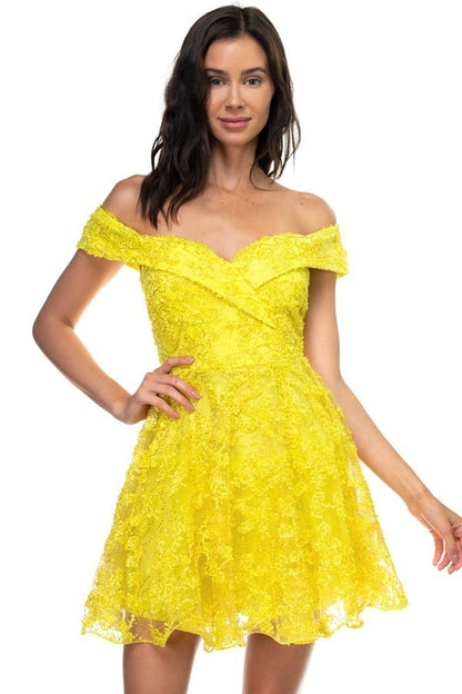 Vestido Amarillo corto Medio Hombro